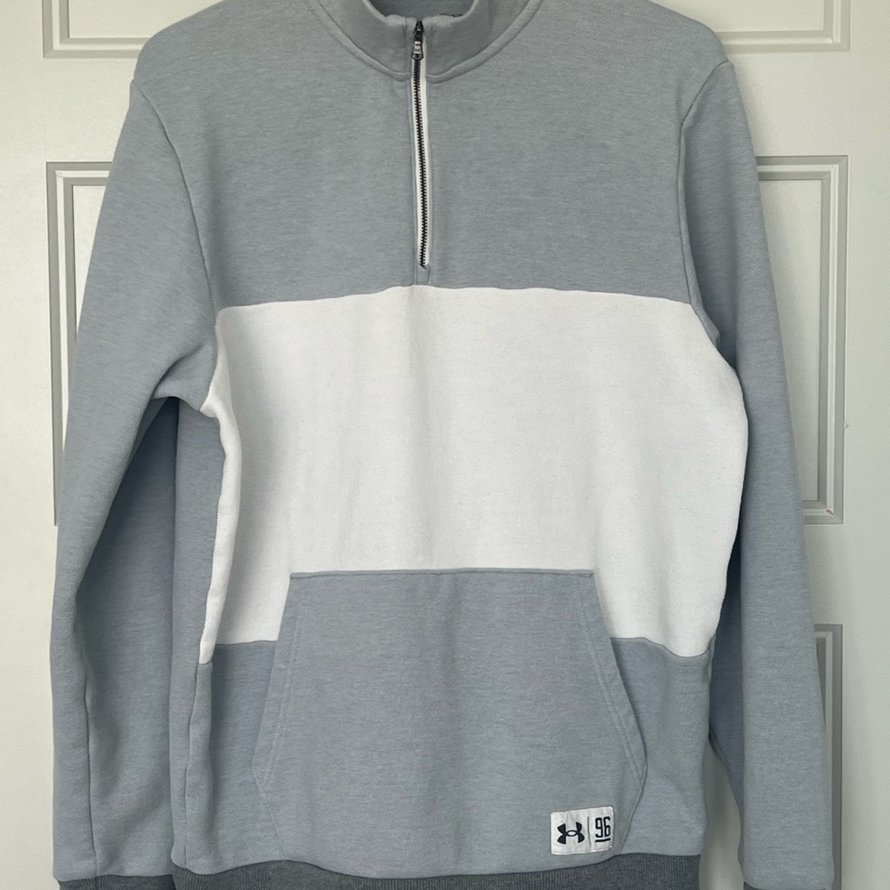 Under Armour (UA) Gray & White 1/4 Zip - Like New